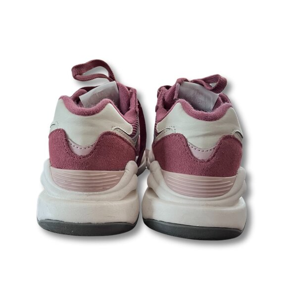 New Balance 57/40 Oyster Pink - Women's Size 6 - Picture 2 of 3